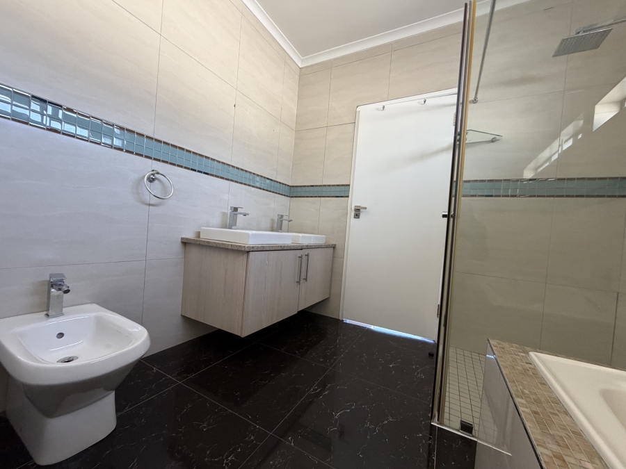 4 Bedroom Property for Sale in Parklands North Western Cape